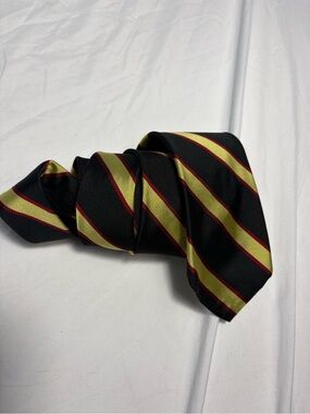 Brooks Brothers makers all silk tie